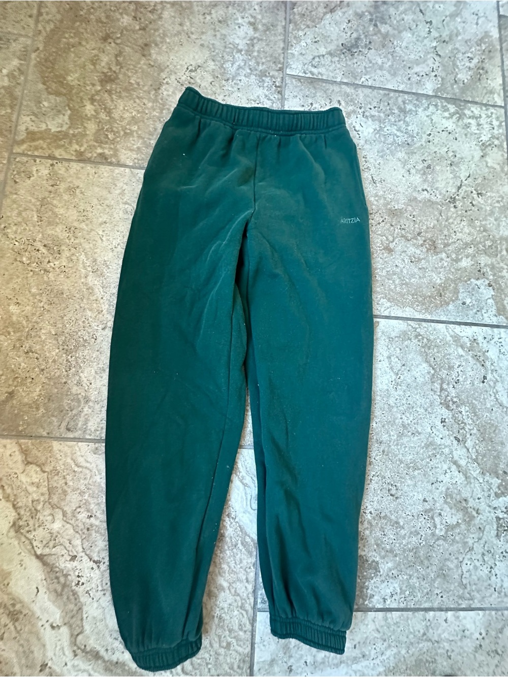 Aritzia  Green Elastic Cuff Sweatpants